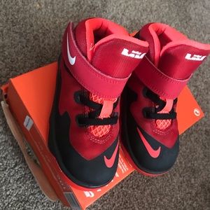 Boys Size 8c Lebrun